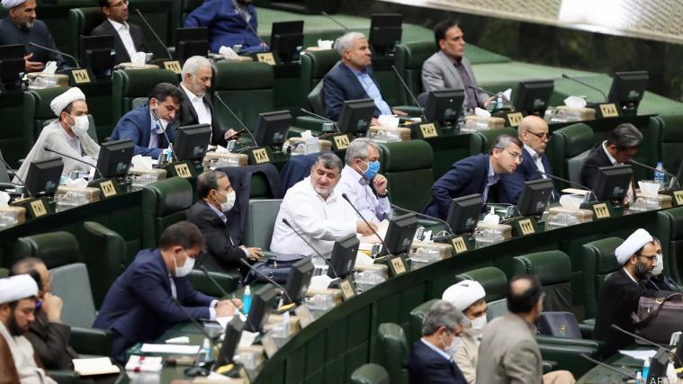 Irans Parlamentspräsident Mohammad Bagher Ghalibaf sagte am Sonntag, die IAEA werde nun keinen Zugang zu in den Atomanlagen aufgenommenen Bildern mehr haben.