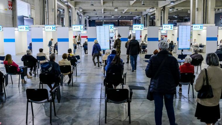 Keine Frage: Impfzentren wie das in der Bozner Messe sind bestens organisiert. Aber in der Statistik hinkt Südtirol hinterher. Wie das?