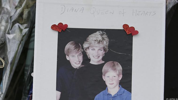 Prinzessin Diana mit ihren Söhnen William und Harry.
