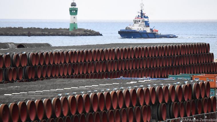 Rohre für die umstrittene Pipeline vor der deutschen Ostseeküste.