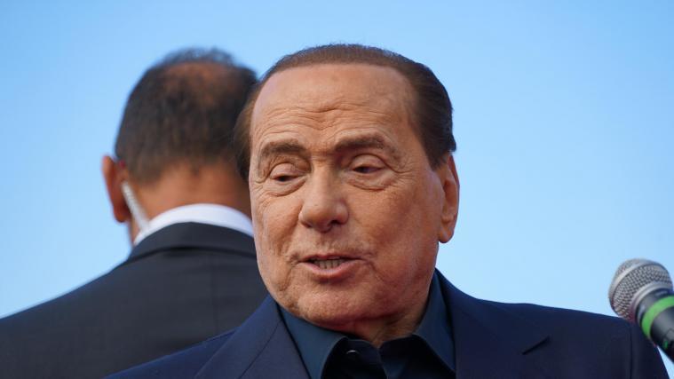 Berlusconi Erneut Im Krankenhaus Wegen Post Covid Beschwerden