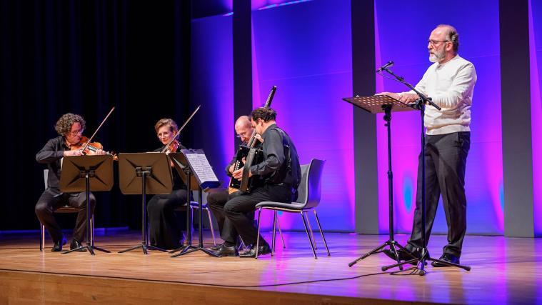 Texte, gelesen vom bekannten Schauspieler Karl Markovics, und Musik der OÖ Concert Schrammeln: Zu hören am 25. und 26. Mai in Meran und Bozen.