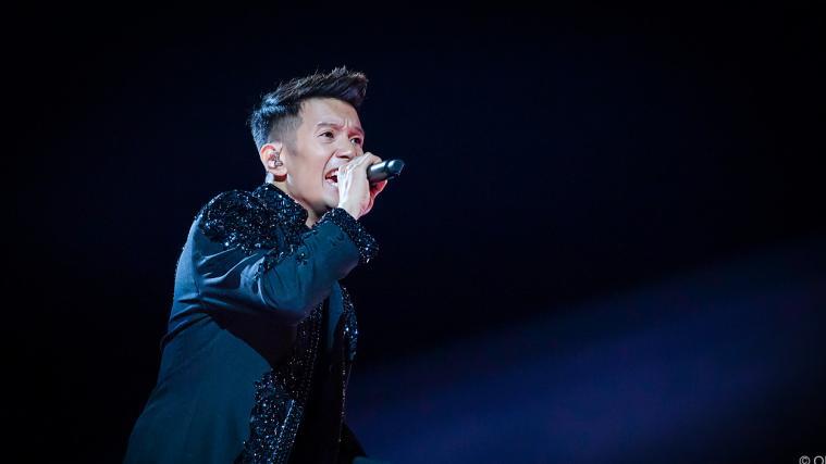 Vincent Bueno, der für Österreich antritt, bei den Proben in der Ahoy Arena in Rotterdam.