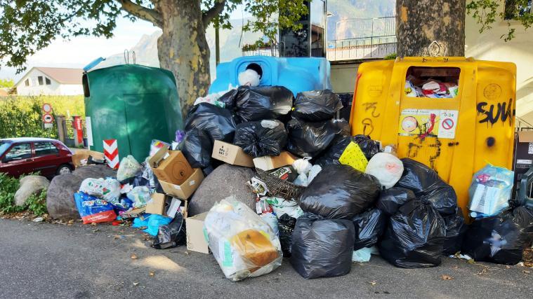 Den Müllsündern wird nun in Bozen verstärkt das Handwerk gelegt.