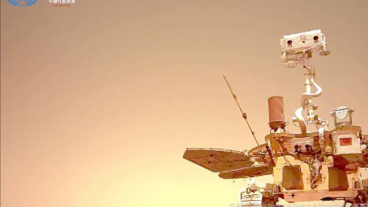 Der Rover "Zhurong" auf der Marsoberfläche.