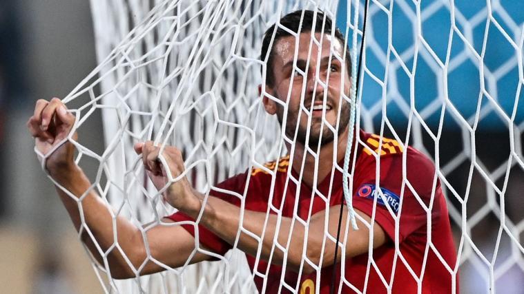 Koke landete im Netz, der Ball aber nicht.