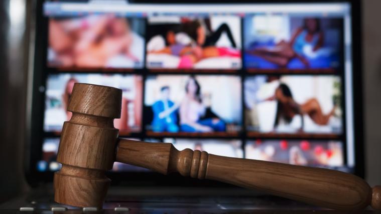 Pornhub sei vermutlich „das größte nicht behördliche Lager von Kinderpornografie in Nordamerika und weit darüber hinaus.