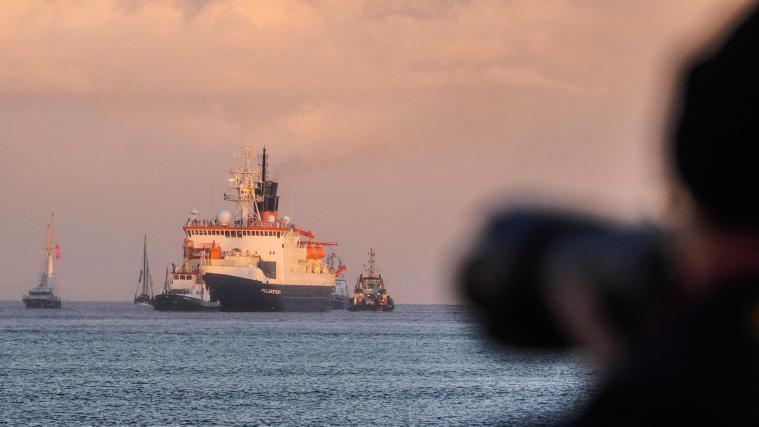 Studien mit dem Schiff „Polarstern“ haben ergeben: Das Eis der Arktis ist nur noch halb so dick wie vor fast 130 Jahren.