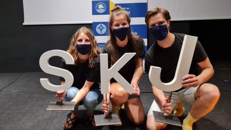 Südtirols Katholische Jugend hat eine neue Landesleitung: v.l.: Katja Engl, Sara Burger und Simon Klotzner.