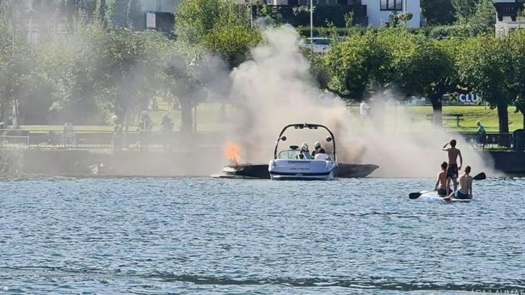 5 Personen kamen nach der Explosion eines Motorboots ins Spital.