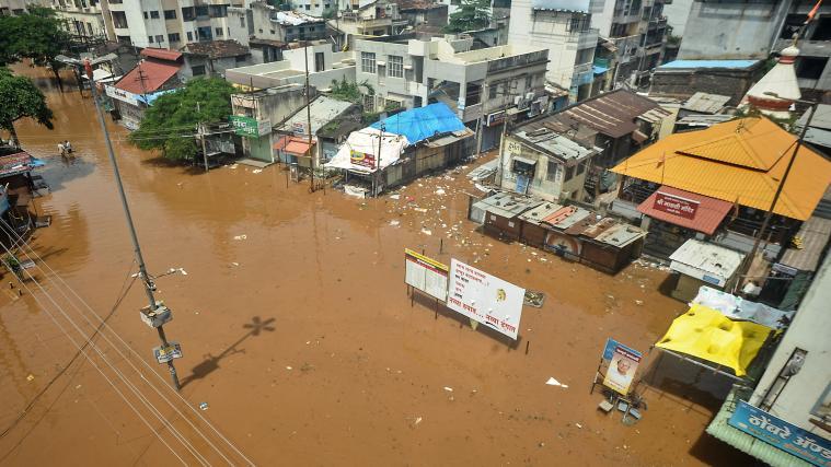 Besonders hart traf es den Bundesstaat Maharashtra mit seiner Hauptstadt Mumbai.