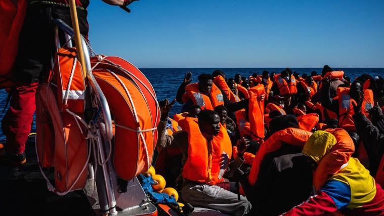 Das Schiff „Ocean Viking“ hat wieder Migranten aufgenommen. Archivbild.