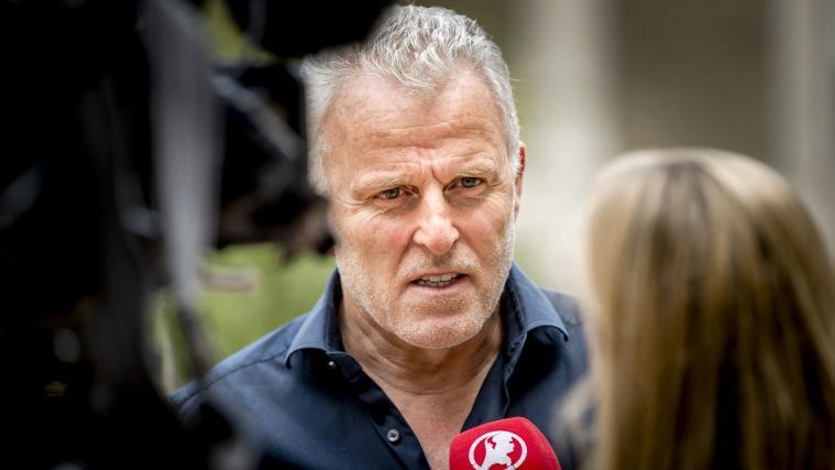 Der Kriminalreporter Peter R. de Vries (hier im Jahr 2019) wurde mit einem Kopfschuss ins Krankenhaus eingeliefert.