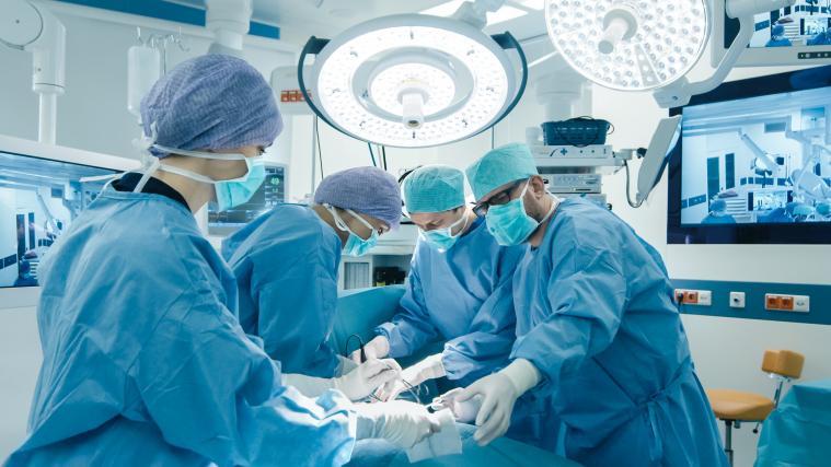 Für die Krankenhäuser Bozen, Meran und Schlanders werden ärztliche Dienstleistungen von auswärts zugekauft.