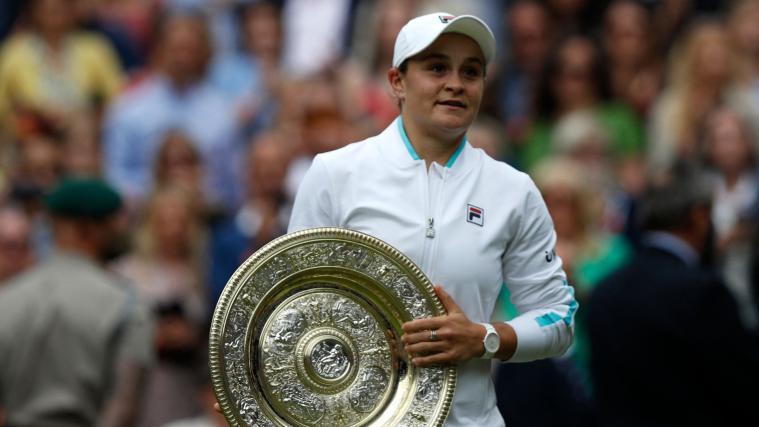 Ihre erste Wimbledon-Trophäe: Ashleigh Bartey.