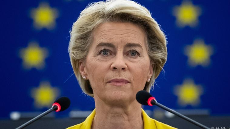 Kommissionspräsidentin Ursula Von der Leyen bestätigte, dass 500 Millionen Impfdosen verteilt wurden.