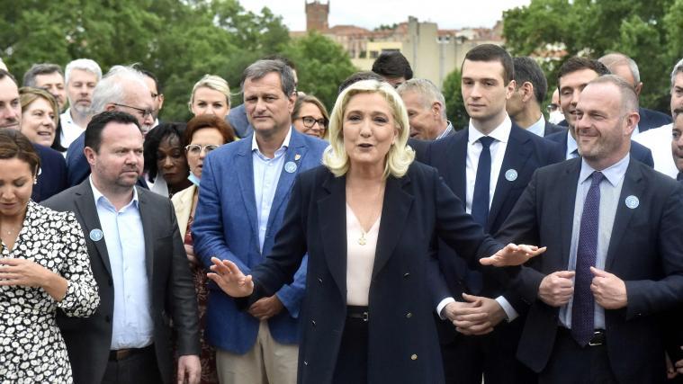 Marine Le Pen wurde in ihrem Amt bestätigt.