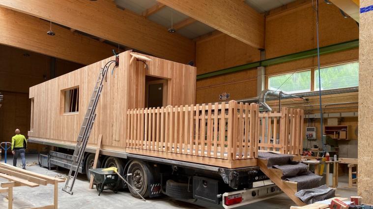 Tiny FOP MOB – das rollende Reallabor aus Holz und Hanf fährt durch den Vinschgau.