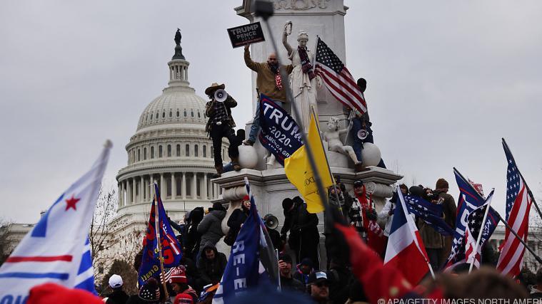 Trump-Anhänger stürmen Kapitol in Washington am 6.Jänner 2021.