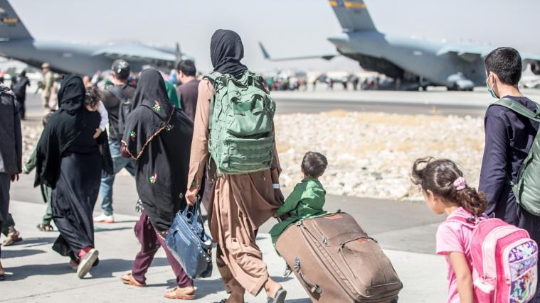 Am Flughafen von Kabul wurde eine Warnung vor Anschlägen ausgerufen.