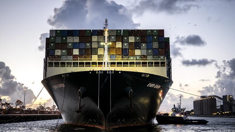 Das Containerschiff durchfuhr den Kanal ohne Zwischenfälle.