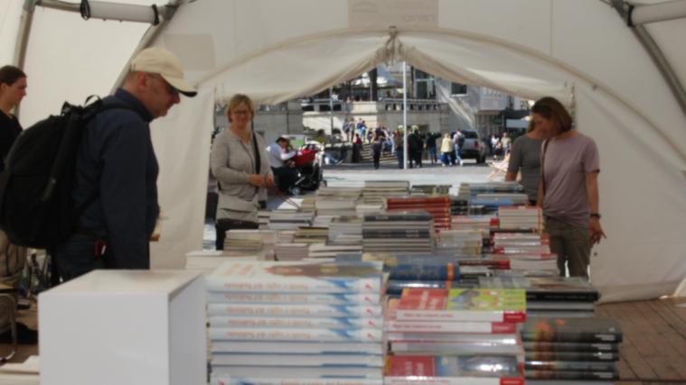 Der Bücherbazar von 2019 auf dem Meraner Sandplatz war ein voller Erfolg.