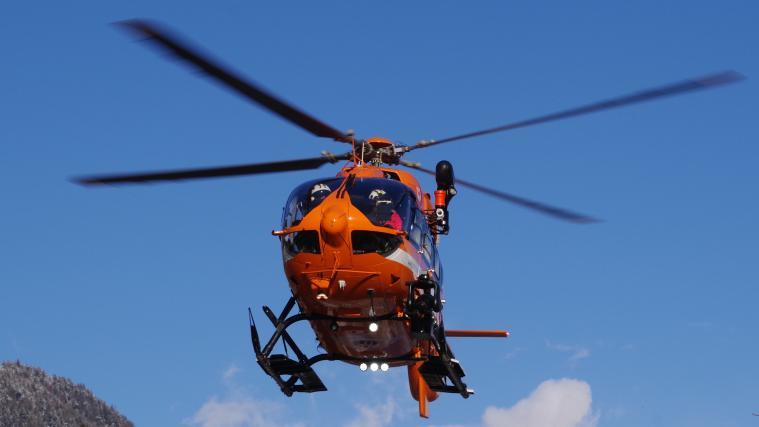 Der Notarzthubschrauber Pelikan 1 brachte den 33-Jährigen ins Bozner Krankenhaus.