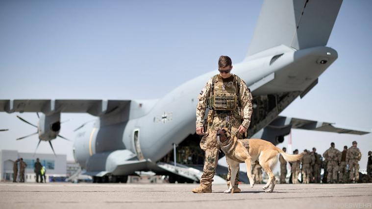 Die Deutsche Bundeswehr zieht 4 Tage vor den USA ab.