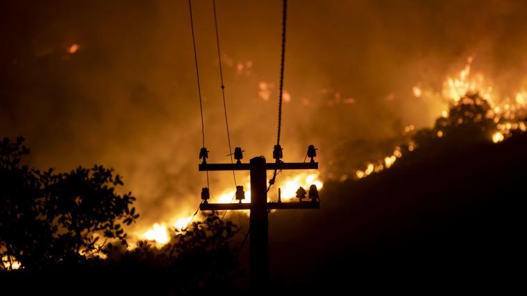 Flammen bei Tivoli, östlich von Rom am Freitag.