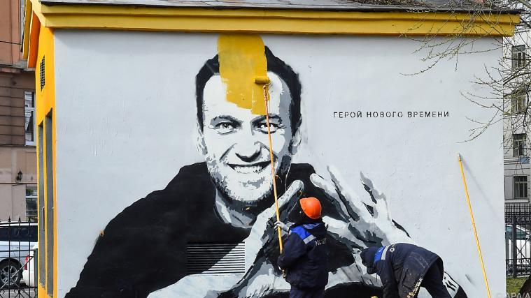 Russische Führung will Nawalny vergessen machen.