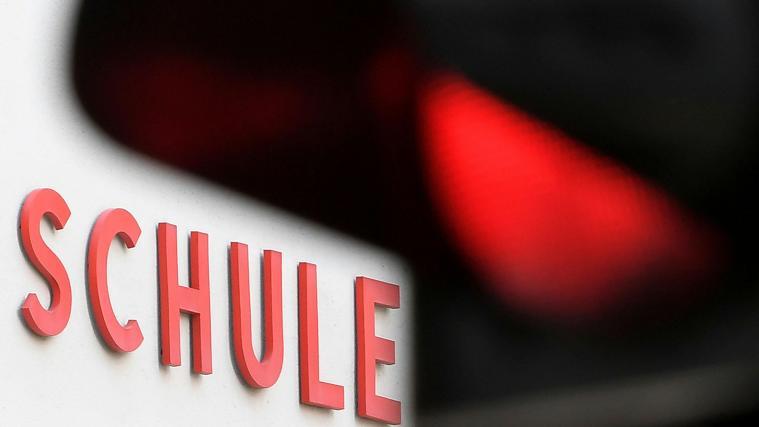 Steht die Ampel auf rot? Viele befürchten, dass die Green-Pass-Pflicht den Schulstart schwierig machen könnte, weil Bildungsbedienstete suspendiert werden. Was sagen die offiziellen Zahlen?
