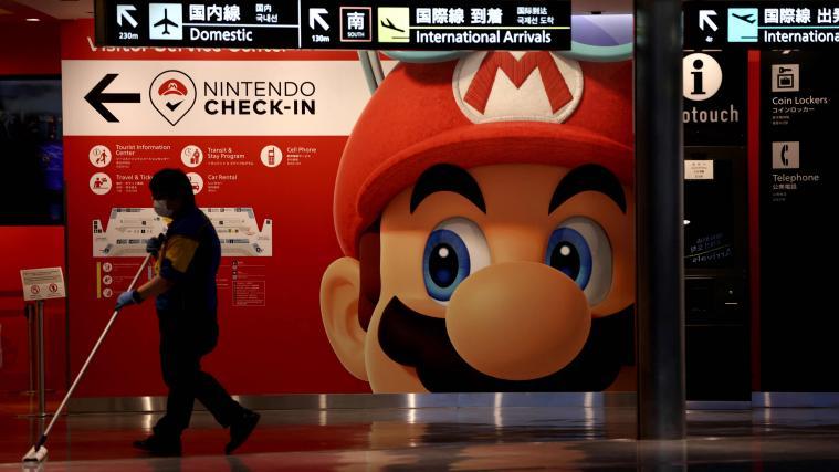 Super Mario beim Narita Flughafen.