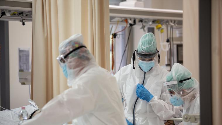 Im Trientner Krankenhaus haben sich einige Personen mit Corona infiziert. Die Testungen laufen. (Archivbild)
