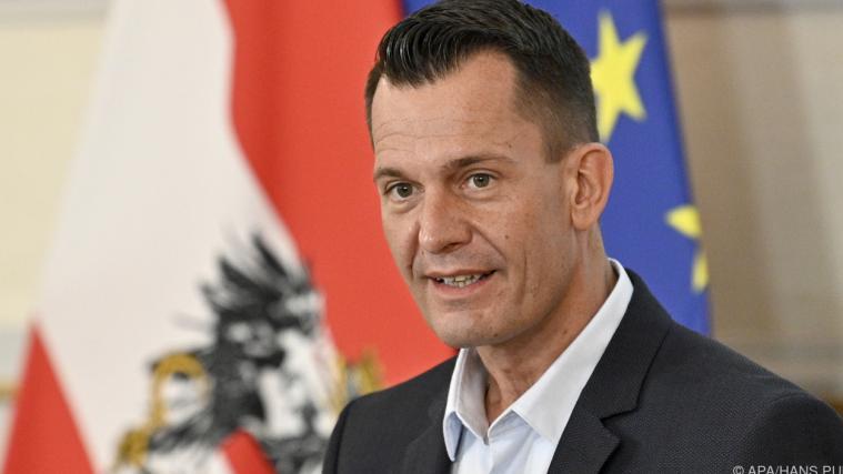 Der österreichische Gesundheitsminister Wolfgang Mückstein (Grüne): 3G am Arbeitsplatz kann kommen.
