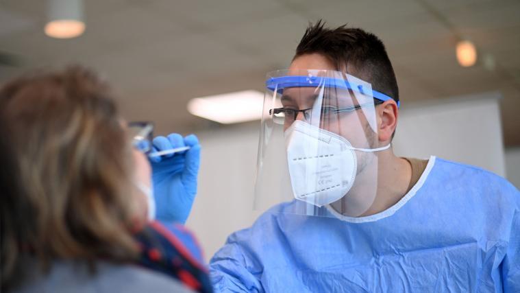 Die Stiftung Gimbe bezifferte den Bedarf an Schnelltests in Italien auf 11,5 Millionen pro Woche.