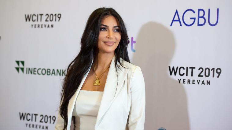 Kim Kardashian hat in der „Ellen DeGeneres Show“ über ihre Tochter gesprochen.