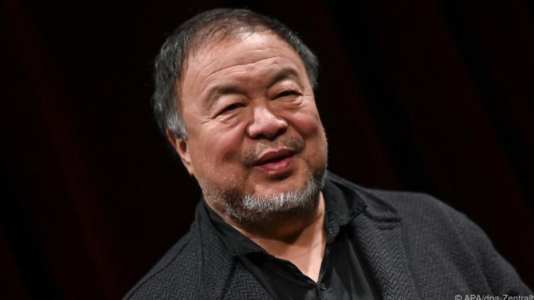 Ai Weiwei stellte seine Autobiographie "1000 Jahre Freud und Leid" vor.