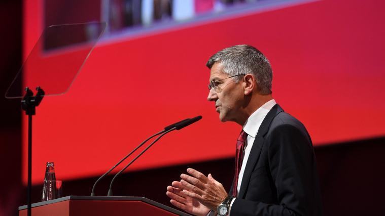 Bayern-Präsident Herbert Hainer wurde beschimpft.