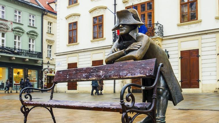 Gesundheitsexperten und Krankenhäuser schlagen bereits seit Tagen Alarm. Nun geht die Slowakei für 2 Wochen in den Lockdown. Im Bild: Bratislava