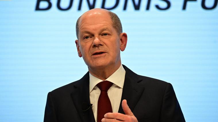 SPD-Kanzlerkandidat Olaf Scholz bestätigte den Zusammenschluss der SPD, Grünen und der FDP zur neuen Ampel-Koalition.
