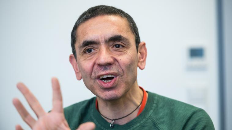 Ugur Sahin ist zuversichtlich dass Vakzine vor schweren Krankheitsverläufen schützen.