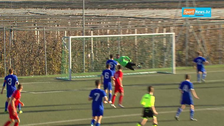 Der SportNews-Spitzler hat auch an diesem Montag wieder einiges zu bieten – allen voran den äußerst kuriosen 1:0-Siegtreffer von Lanas Alexander Nischler im Oberliga-Duell gegen St. Pauls. Aber auch die Landesligamatches St. Martin Moos gegen Weinstraße Süd (2:0), Milland gegen Albeins (1:1) und Eppan gegen SC Passeier (3:1) haben es in sich.