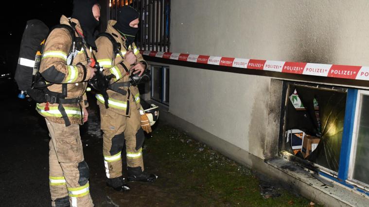 In Schwaz ist ein Kellerabteil in Brand geraten.