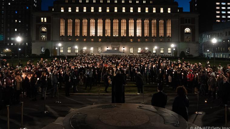 Mahnwache für den ermordeten Studenten vor der Columbia University.