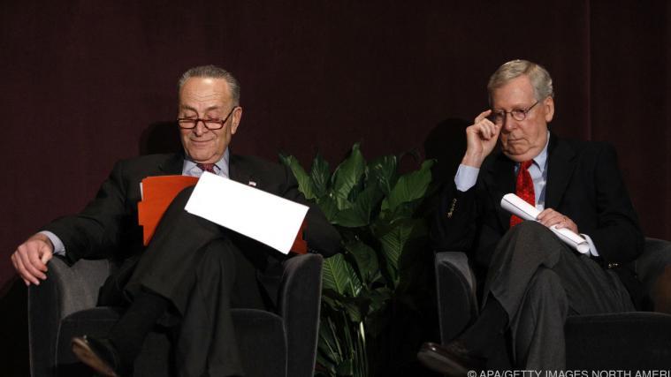 Schumer und McConnell stritten sich zusammen.