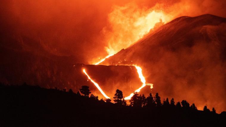 Seit 10 Wochen bricht der Vulkan auf La Palma immer wieder aus.
