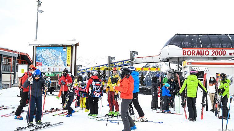Skitouristen in Bormio.