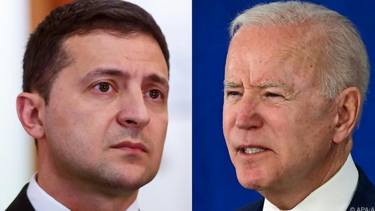 Biden sichert Ukraine entschlossene Reaktion zu.