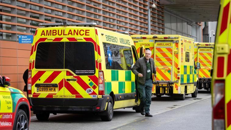 Das Coronavirus zwingt das britische Gesundheitssystem in die Knie.