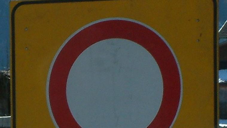 Die Straßensperre gilt bis auf Widerruf.